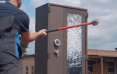 Випробування ударотривкого скла на міцність